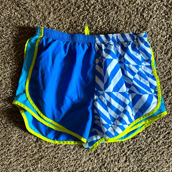 Nike Dri-fit running shorts lot of 4 women’s Large - Picture 2 of 5